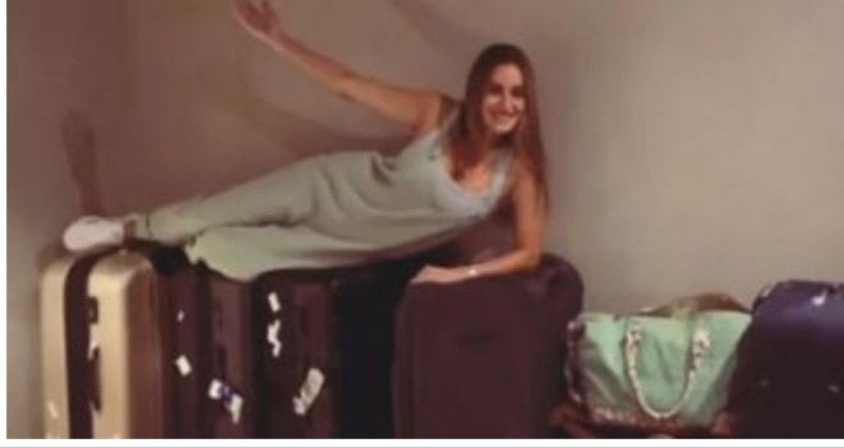 تعليق أمينة خليل الساخر علي صورتها "أحب السفر الخفيف"