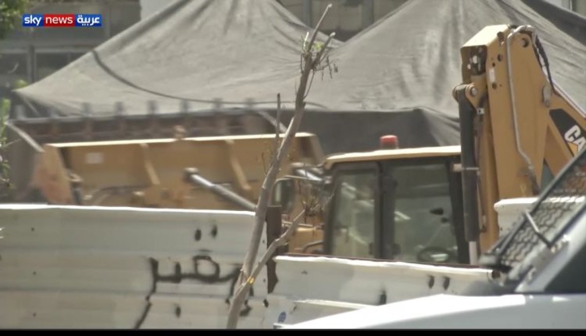 إسرائيل تجرف مقبرة الإسعاف في فلسطين وسط بكاء الأمهات علي قبور أبنائهم