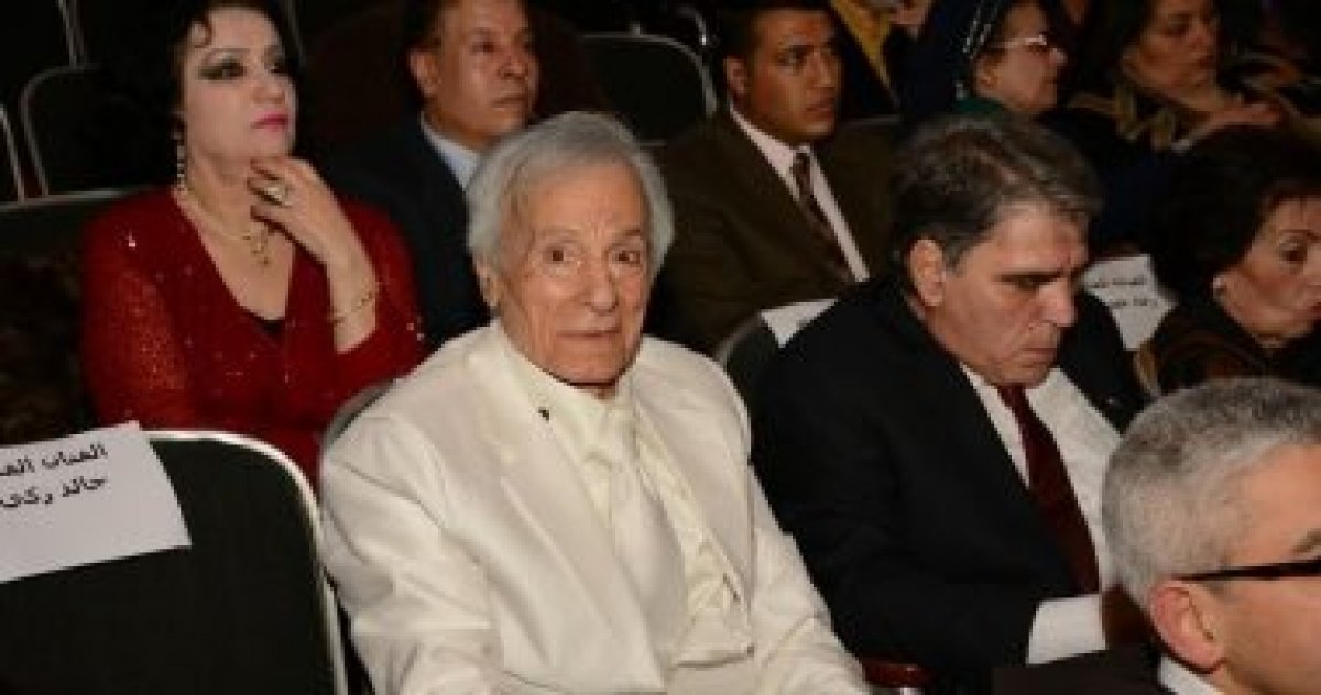 شيع الفنان أحمد سعيد عبد الغنى جثمان والده الفنان الكبير إلى مثواه الأخير