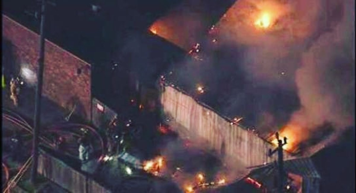 الحماية المدنية تسيطر على حريق هائل داخل مسرح الجيزويت بالعباسية.. اعرف التفاصيل