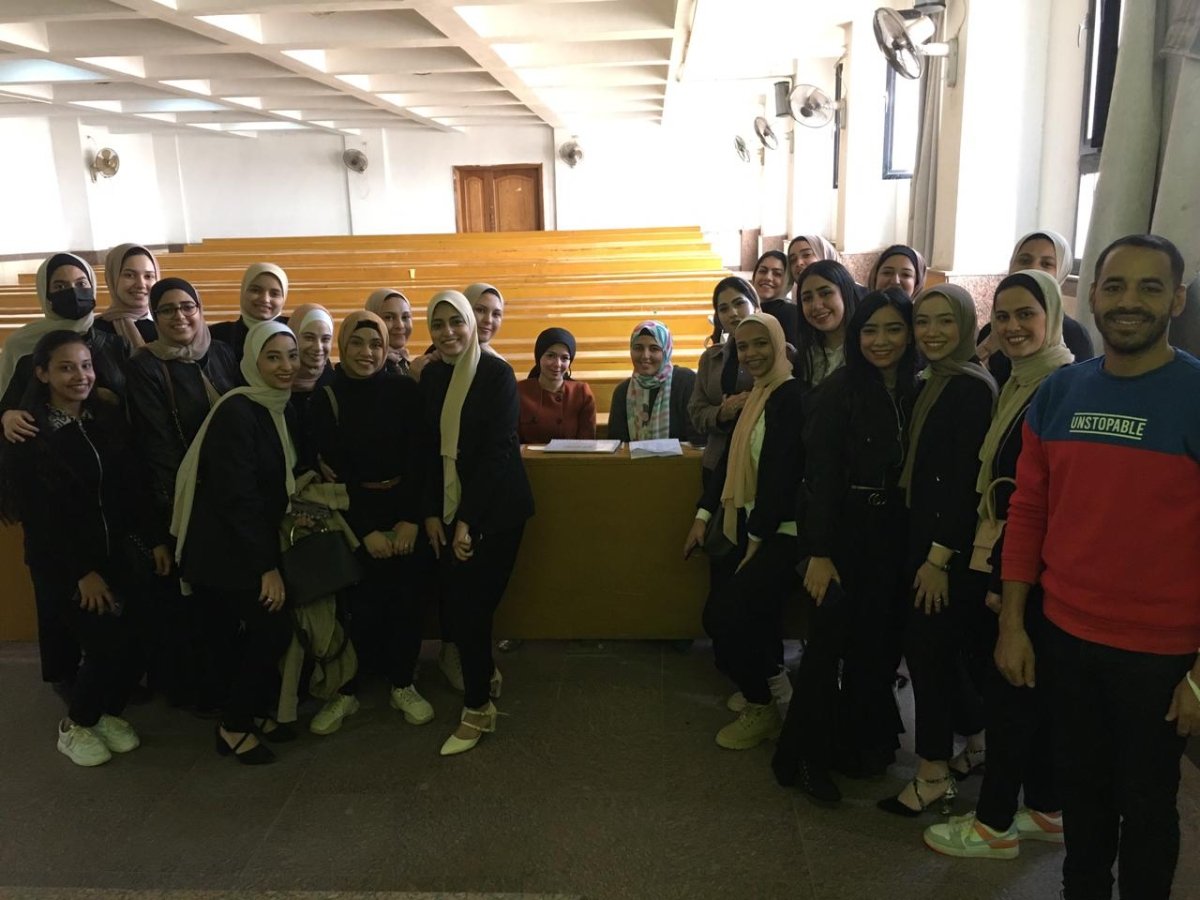 تحت شعار "القضاء على البطالة"، طلاب إعلام عين شمس يطلقوا حملة إعلانية بعنوان "في خدمتك".. اعرف التفاصيل