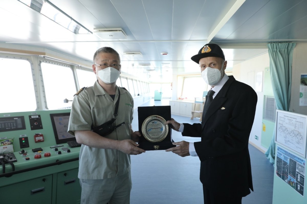 عبور السفينة العملاقة لقناة السويس الجديدة