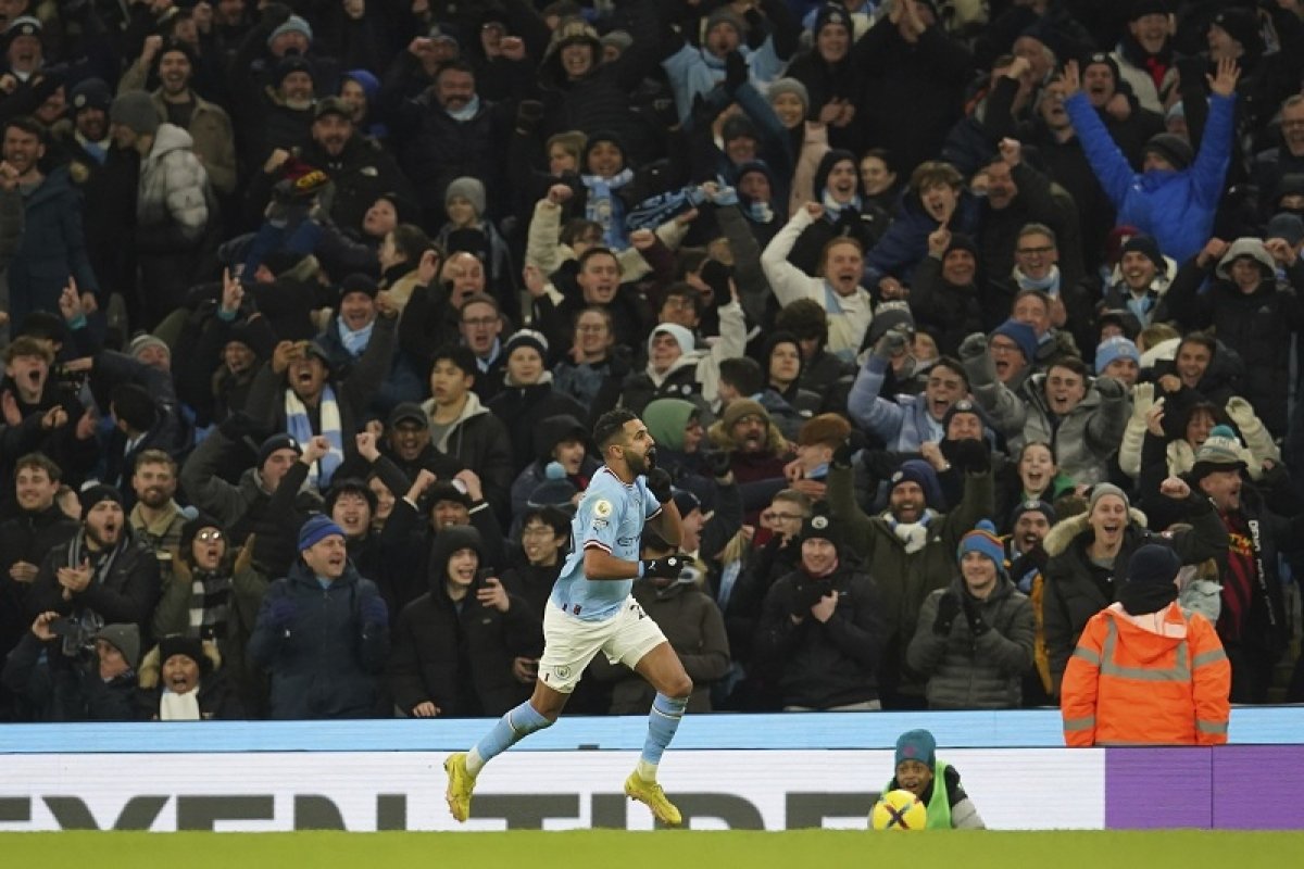 أهلي جدة السعودي يستهدف ضم رياض محرز