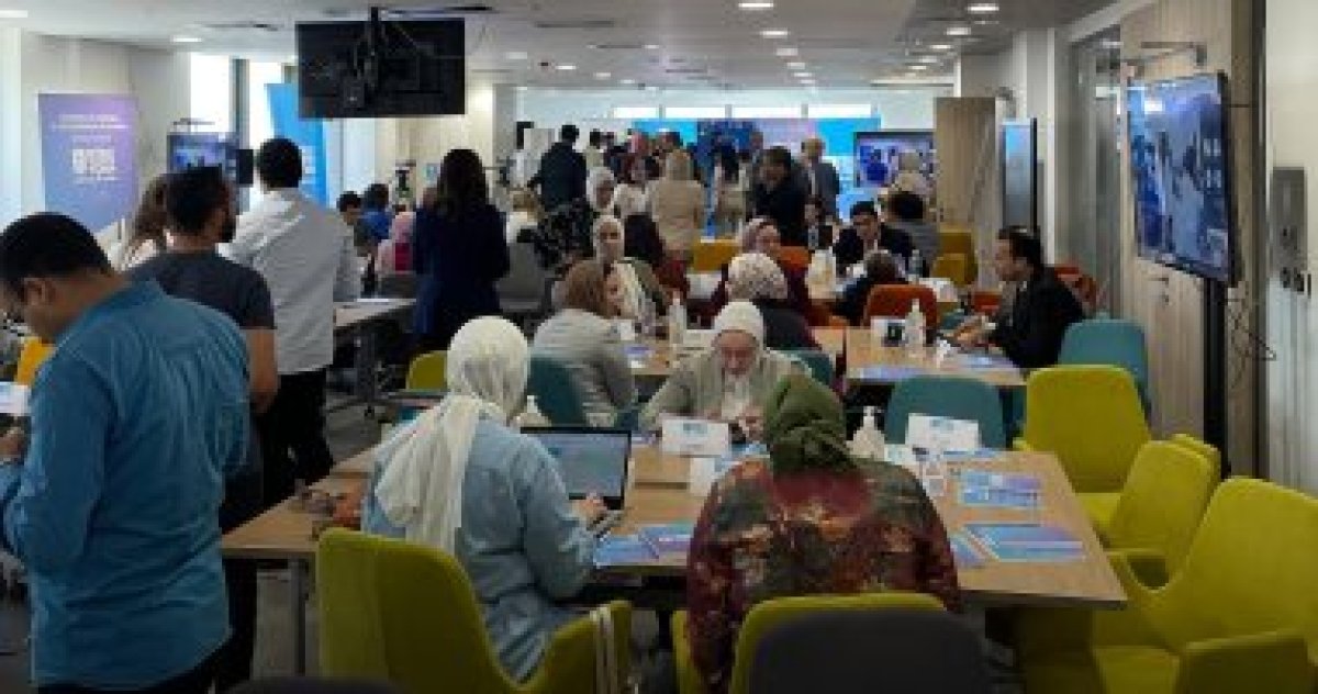 منتدى شباب العالم يضع خطة لتوسيع مبادرتي "التعلم من أجل العمل ومسارات التطوع"