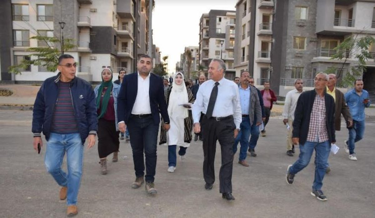 رئيس جهاز مدينة الشيخ زايد يتفقد مشروع جنة 2 بالمدينة ويلتقي ساكنيه