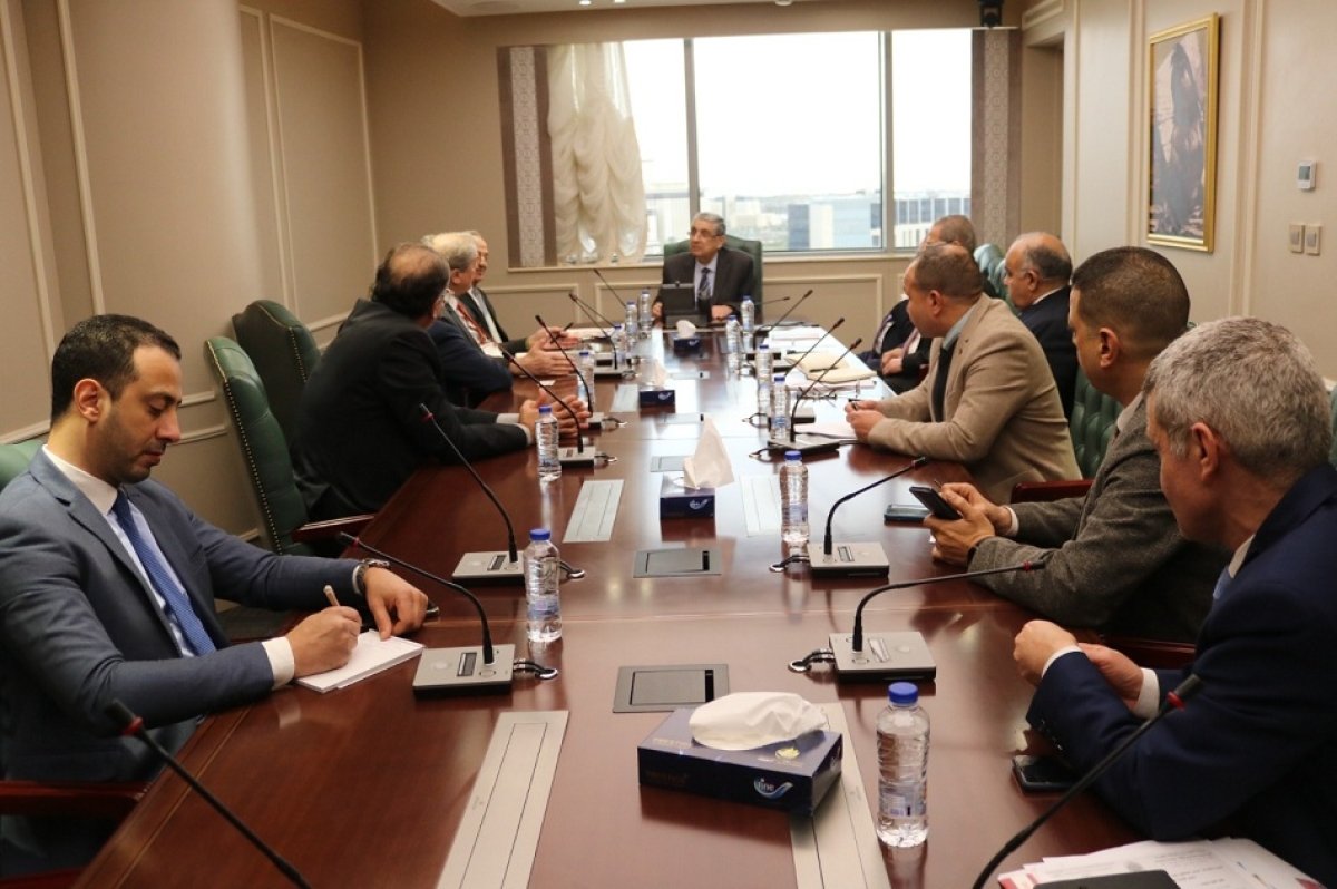 وزير الكهرباء يستعرض الإنجازات التي نجح قطاع الكهرباء والطاقة المتجددة في تحقيقها