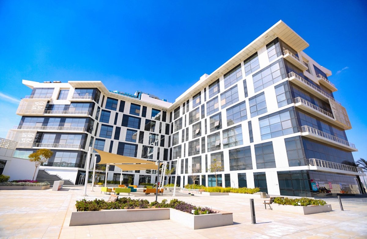 فرع جامعة لندن في مصر يعلن فتح باب القبول ببرامج الاقتصاد والعلوم السياسية