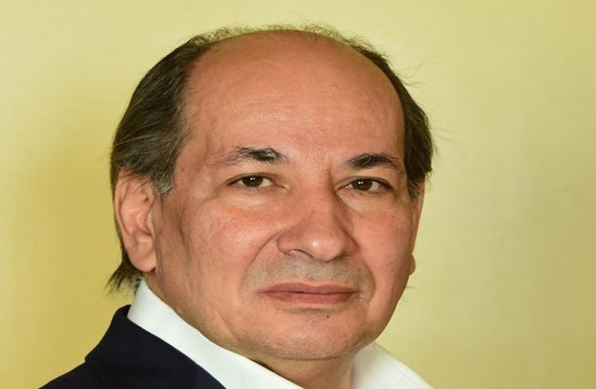 السفير المثقف في وطنه الثاني