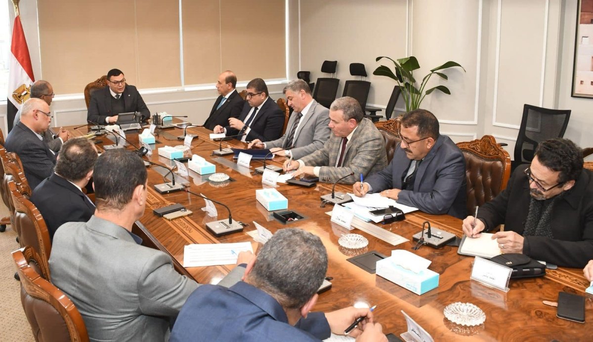 وزير الإسكان يتابع موقف المشروعات التي يتم تنفيذها ضمن المبادرة الرئاسية "حياة كريمة"