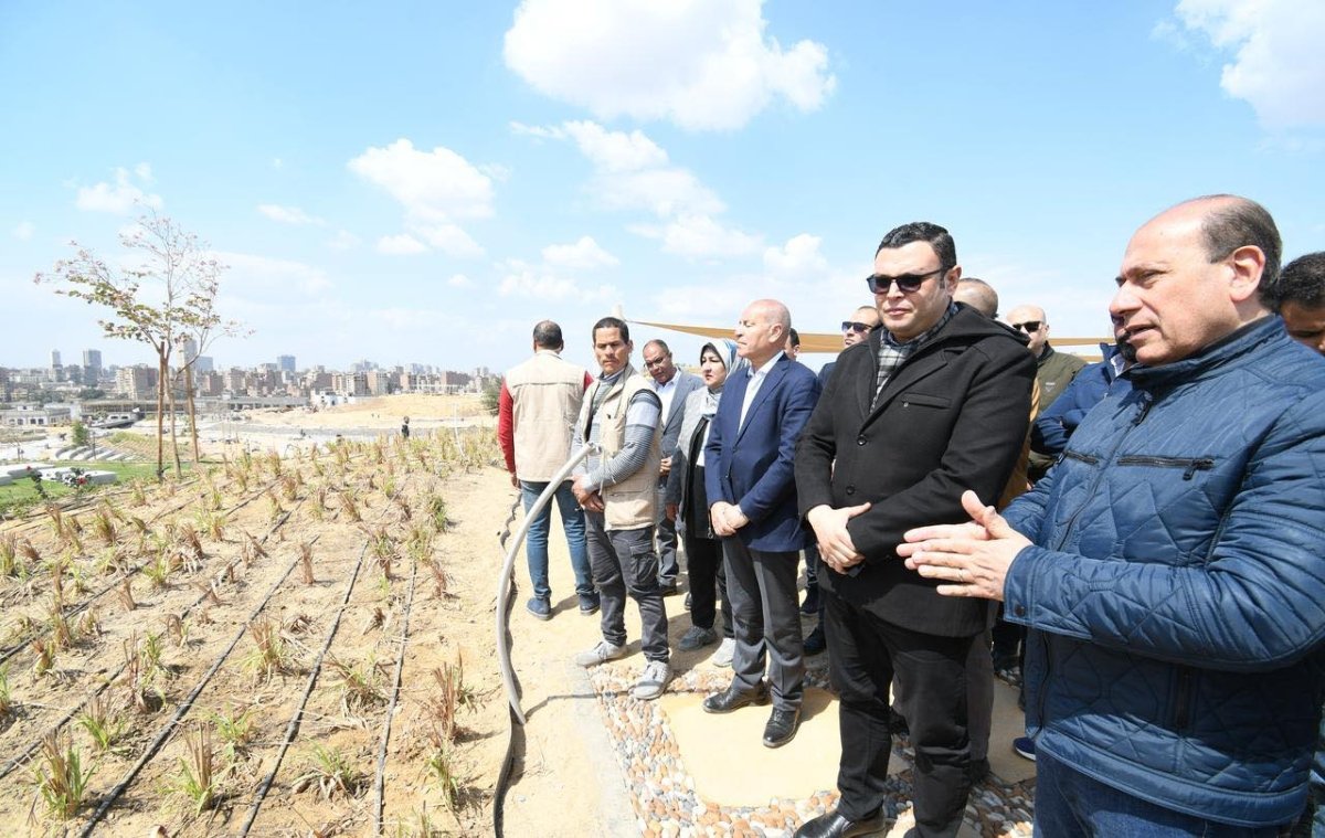 وزير الإسكان ومحافظ القاهرة يتفقدان مشروع حدائق "تلال الفسطاط" بمنطقة مصر القديمة