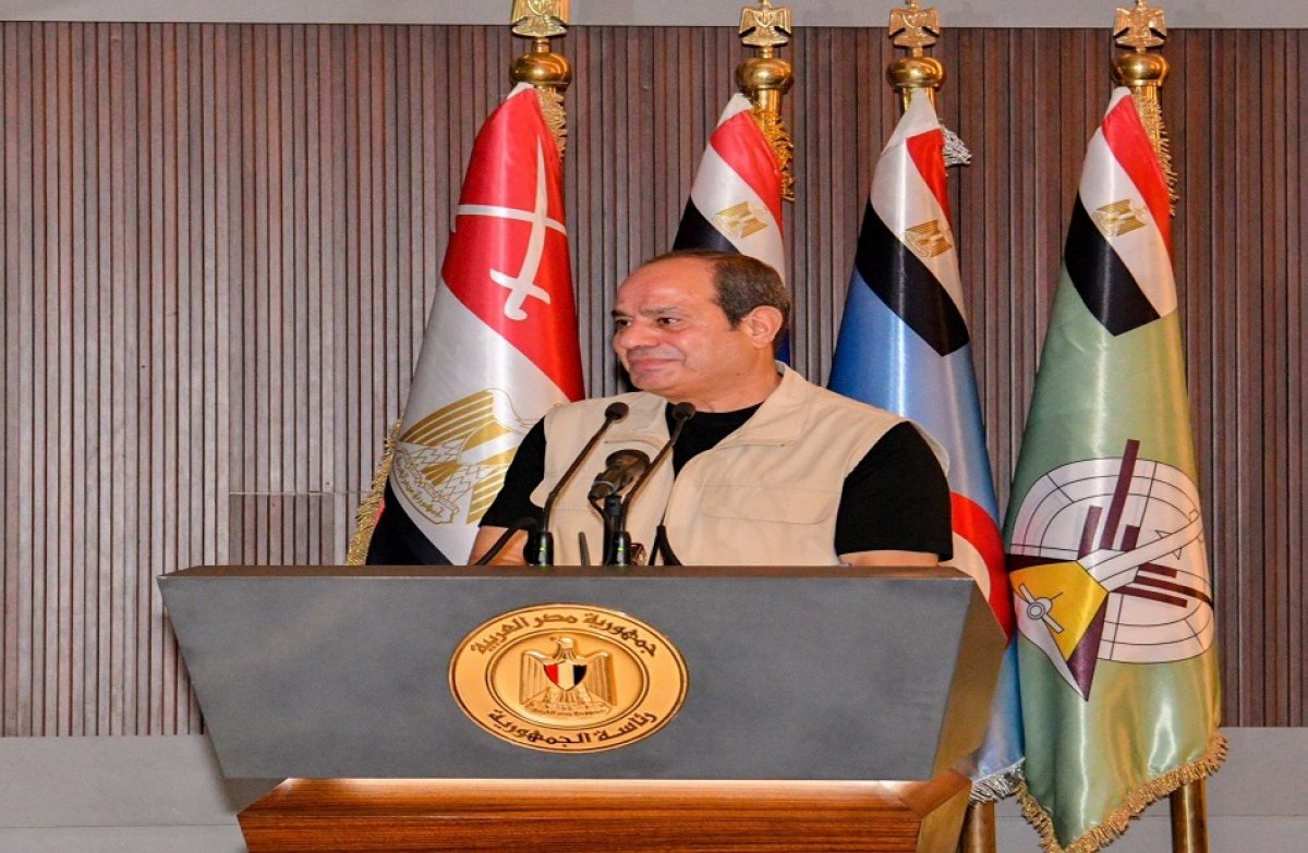 الرئيس السيسي يُجري زيارة تفقدية للأكاديمية العسكرية المصرية ويتابع الأنشطة التدريبية للطلاب| صور
