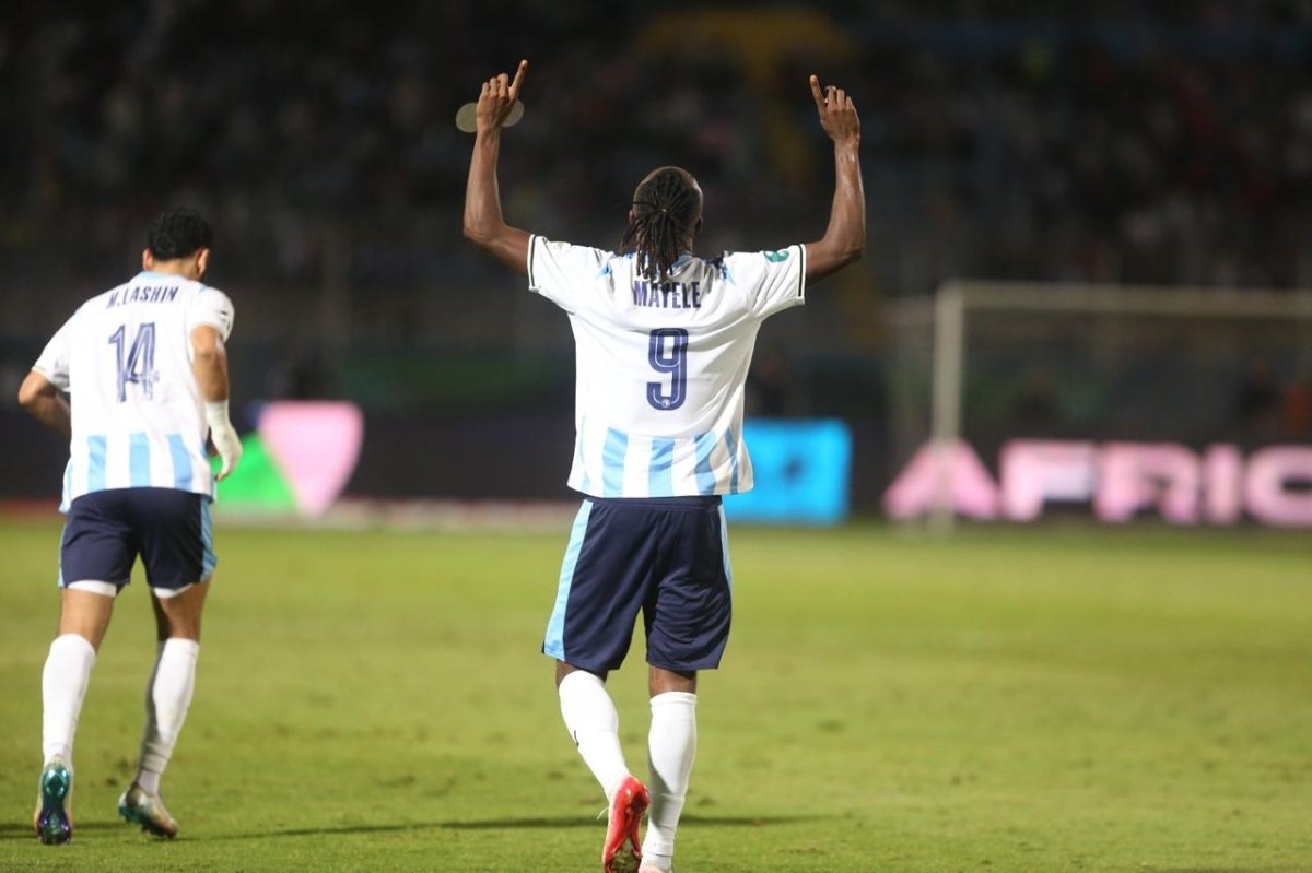 إنجاز تاريخي.. بيراميدز يرفع كأس السوبر الإفريقي للمرة الأولى بعد التفوق على نهضة بركان