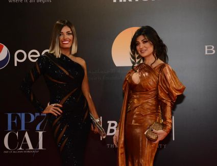 انطلقت منذ قليل فعاليات حفل ختام مهرجان القاهرة السينمائي بخطأ،