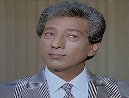 حبه للفن كان سببًا رئيسيا في ترك المحاماة والاتجاه إلى دراسة الفن حيث برع في التمثيل والإخراج.. 