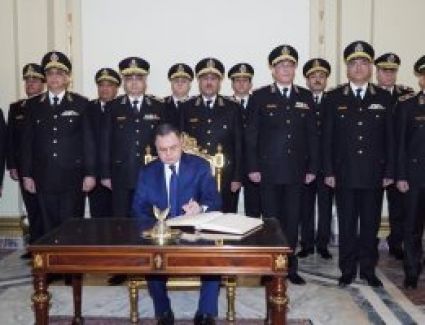 وزير الداخلية مهنئاً الرئيس بعيد الشرطة: نواصل العطاء مهما بلغت التحديات