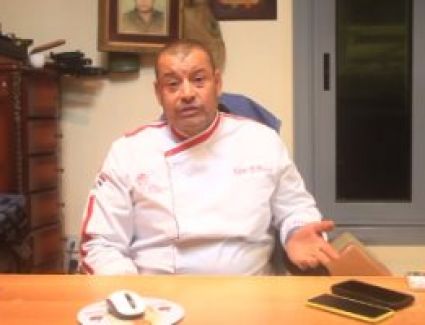 أطالب  الفنان محمد رمضان بتعويض 