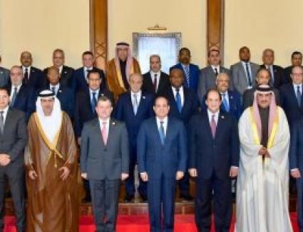 السيسى يلتقى رؤساء أجهزة مخابرات لبحث مكافحة الإرهاب والفكر المتطرف