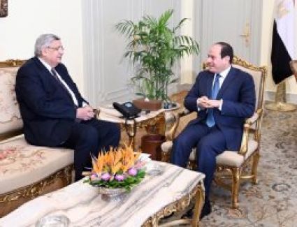 بعد تعيينه مستشاراً للرئيس ..6 معلومات عن الدكتور عوض تاج الدين