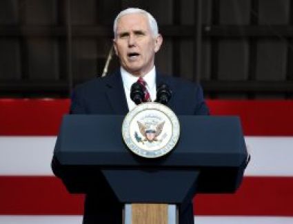 إصابة مساعد نائب الرئيس الأمريكى مايك بنس بفيروس كورونا