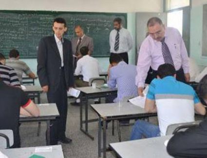 التعليم: حظر حيازة المحمول للطلاب والمعلمين بامتحانات الثانوية العامة