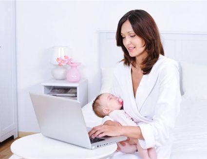 عشان دوشة العيال ما بتخلصش.. نصائح لمساعدة الأم على العمل من المنزل