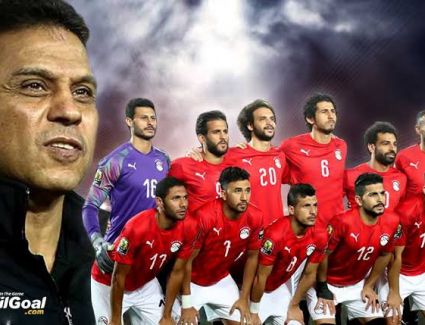 وتابع السيد حمدي أنه اجتهد بشكل كبير حتى يحصل على فرصة اللعب مع الأهلي في ظل وجود العديد من النجوم منهم محمد ناجي جدو وعماد ومتعب، كاشفاً أنه حصل على فرصة اللعب لأول مرة في مواجهة صن شاين بنيجيريا ونجحت في احراز هدف وتعادلنا 3/3.  وأضاف السيد حمدي أن