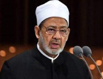 شيخ الأزهر لطلاب الثانوية: توكلوا على الله وجدوا واجتهدوا واحذروا الخوف والقلق