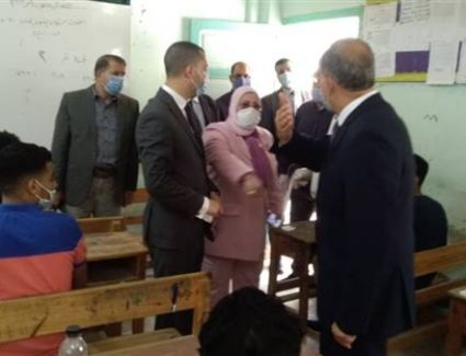صور .. تطهير وتعقيم مبنى مديرية التعليم بكفر الشيخ و13إدارة تعليمية