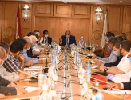 محافظ قنا: نقف على مسافة واحدة من جميع المرشحين لانتخابات مجلس الشيوخ