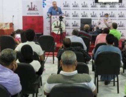 شعراء مصر يغردون في ندوة شعرية بالأقصر . (صور)