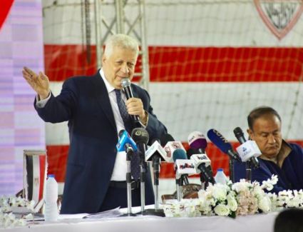 رئيس نادي الزمالك يقرر معاقبة اللاعبين ماليا بعد التعادل مع الإتحاد