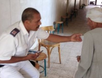 كبار السن يتصدرون المشهد أمام لجان انتخابات الشيوخ بقنا