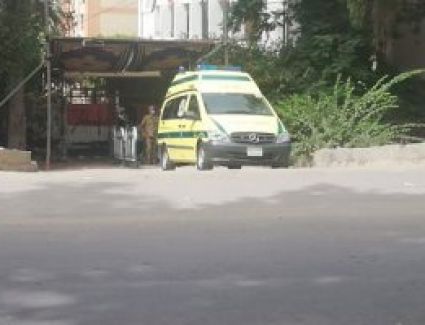 سيارات إسعاف أمام لجان شبرا لخدمة المواطنين في الإنتخابات