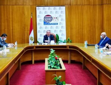 خلال ترؤسه اجتماع اللجنة التنفيذية لمنظومة تجارة القطن..  وزير قطاع الأعمال العام يناقش آليات تطبيق النظام الجديد لتداول القطن في 4 محافظات