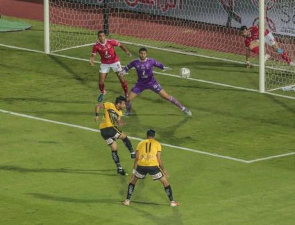 الأهلي يخطف تعادلا من الإنتاج ويفقد نقطتين