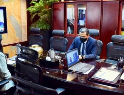 رئيس هيئة الاستثمار يبحث مع الرئيس التنفيذي لشركة "  اتصالات مصر " توسعات الشركة في السوق المصريه