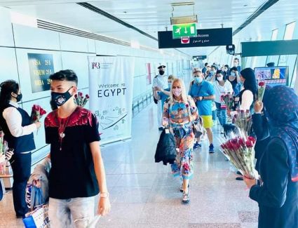 وصول أولى رحلات شركة أيربوخاريست إلى مطار الغردقة بعد إستئناف الحركة الجوية.