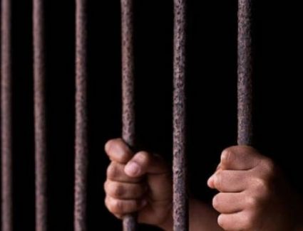 تجديد حبس الأب المتهم بالتعدى جنسيا على ابنته بالشرقية