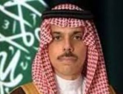 وزير الخارجية السعودي يصل العراق