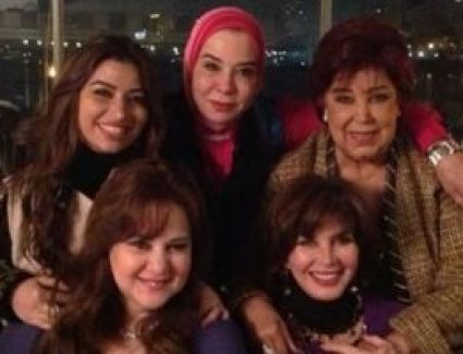 غادة رجب تحيى ذكرى عيد ميلاد رجاء الجداوى: "كل سنة وأنت في قلوبنا"