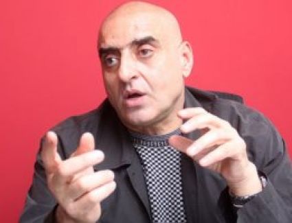 وفاة نجم الزمالك ومنتخب الطائرة الأسبق (عزمى مجاهد)