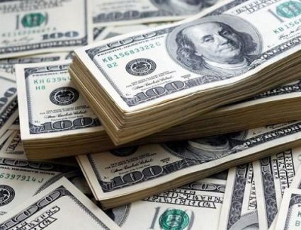 إنخفاض سعر الدولار بمقدار قرشين اليوم الأربعاء.. ويسجل 15.70جنيه بالأهلى