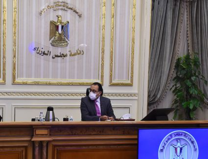 رئيس الوزراء يلتقى عددا من صناع الأثاث بدمياط لبحث مقترحات تطوير الصناعة والاستغلال الأمثل  لمدينة دمياط للأثاث 