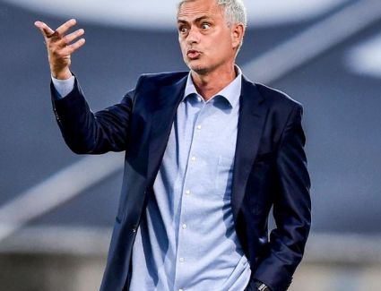 مورينيو محبط من إدارة توتنهام لعدم وجود بديل لهارى كين