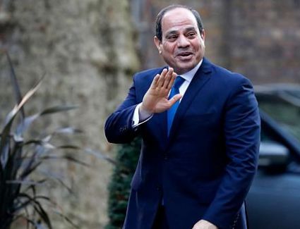 السيسي يصل الكويت لتقديم العزاء في وفاة الشيخ صباح الأحمد