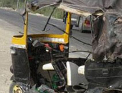 حادث تصادم توك توك بسيارة ملاكي اعلي دائري السلام