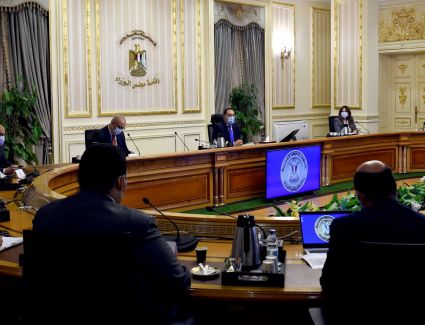 رئيس الوزراء يتابع جهود حصر الأراضى اللازمة لتطوير المدن القديمة وإنشاء مشروعات بها على غرار "الأسمرات" و"بشاير الخير"