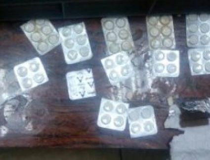 ضبط مواطن وزوجته لبيعهما منشطات وعقاقير مخدرة عبر الفيس بوك