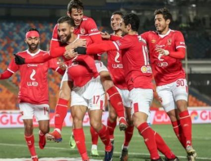 الكورونا تضرب الأهلي بإصابة ثلاثي الفريق عمرو السولية وقفشة وربيعة
