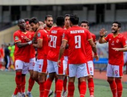 سقط فريق الأهلي في فخ الهزيمة أمام سموحة بهدفين لهدف